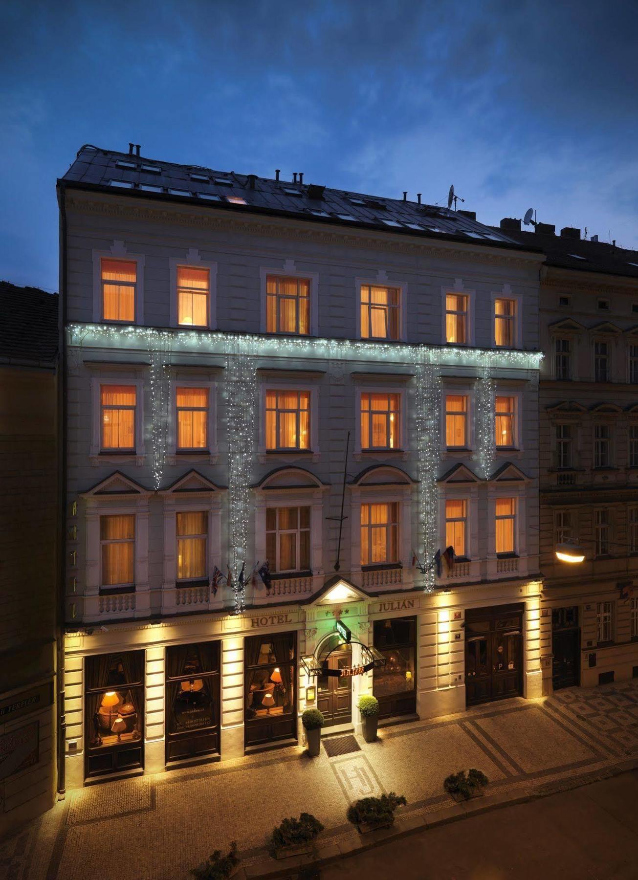 Hotel Julian Prague Exterior photo